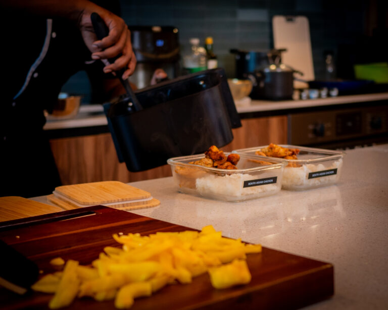 The Benefits of Having a Functional Nutritionist Who Also Offers Meal Prep Services